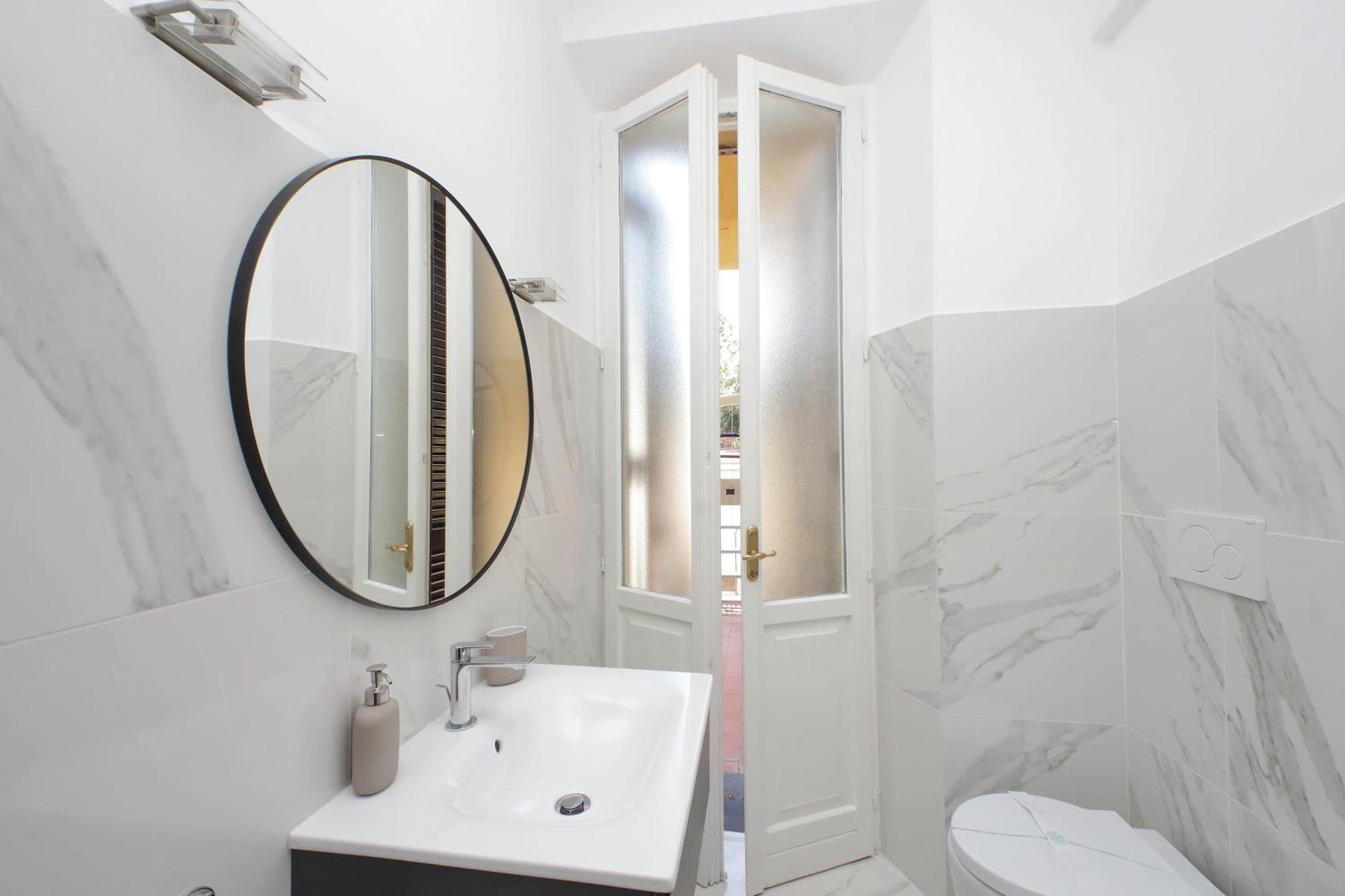 Ych-Comfortable 2 Bedrooms Flat Near Colosseum Rom Exteriör bild