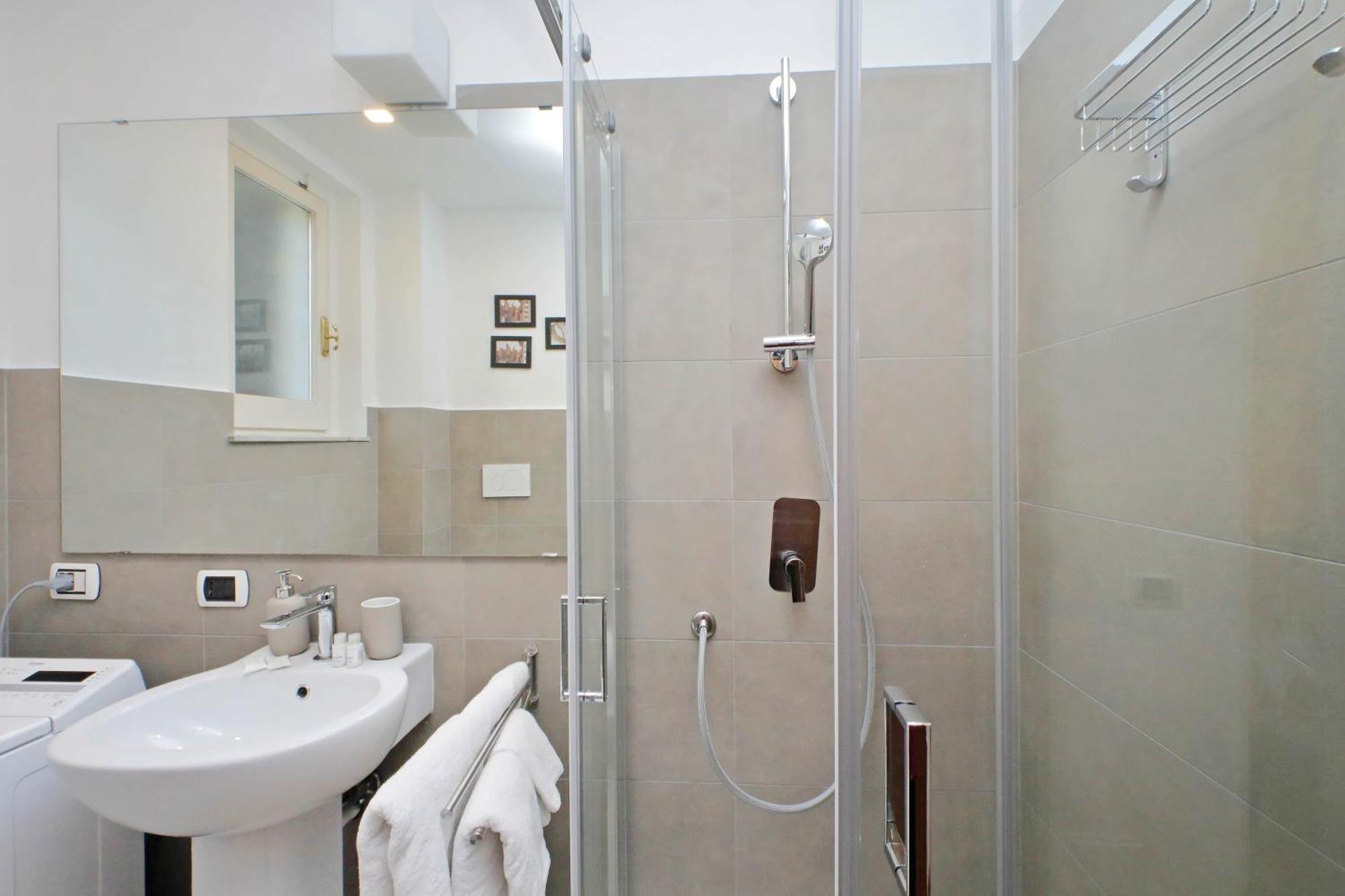 Ych-Comfortable 2 Bedrooms Flat Near Colosseum Rom Exteriör bild
